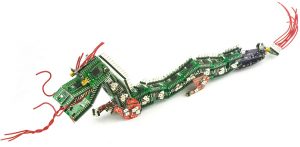 https://www.alexandersilva.net/wp-content/uploads/2013/05/dragon-hecho-con-tablero-de-circuitos-300x147.jpg